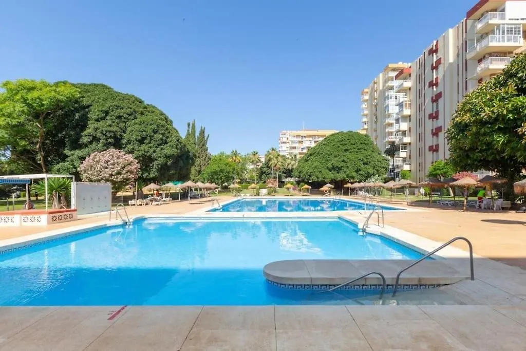 Apt Moderno Con Vistas, Recepcion 24 Hs Y Piscinas Benalmádena 0*,  Spanien